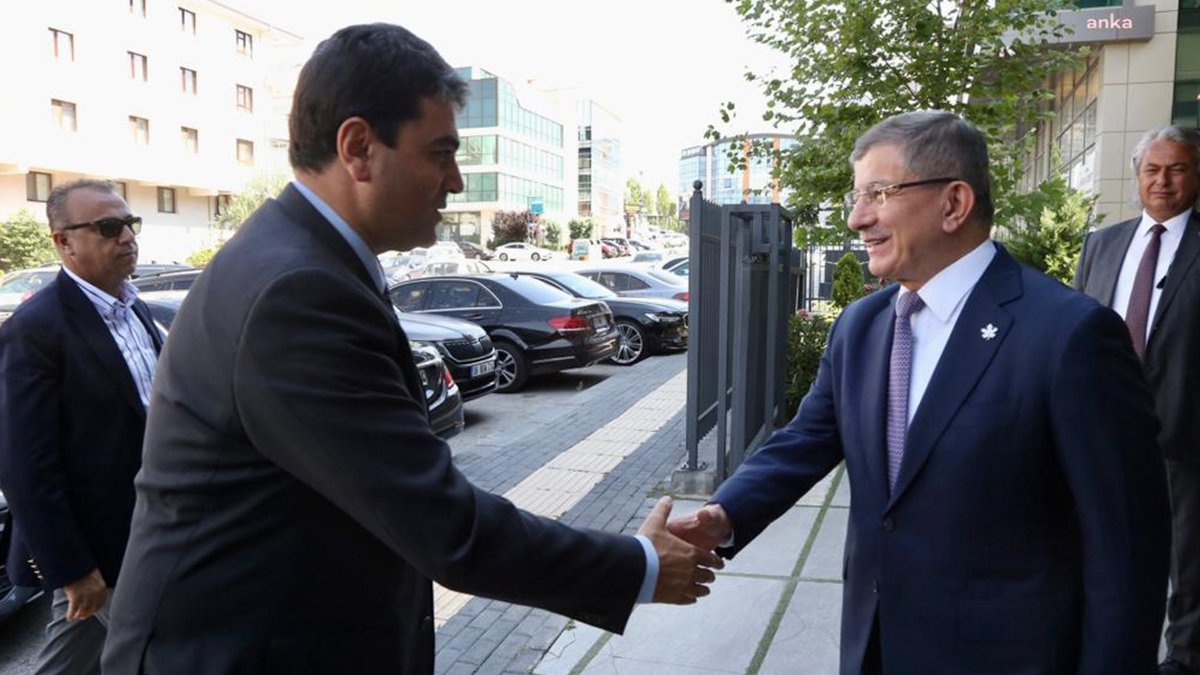 Gültekin Uysal'dan Ahmet Davutoğlu'na ziyaret