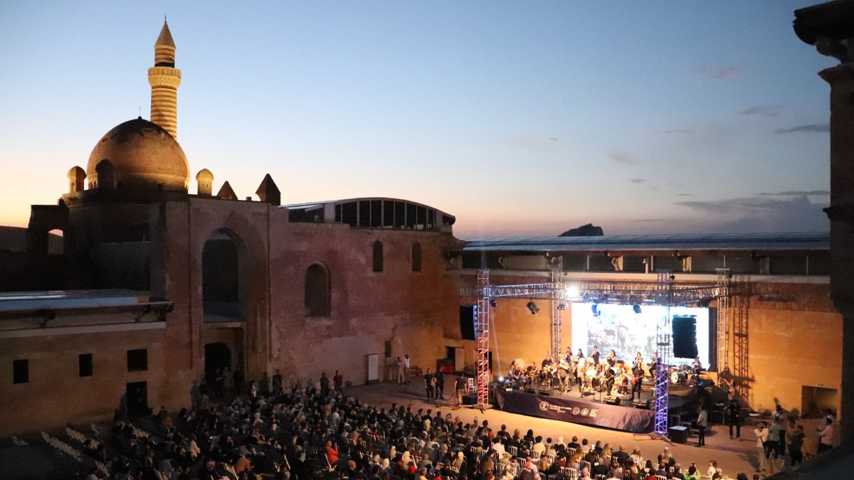 Tarihi İshak Paşa Sarayı'nda 'Senforock' konseri