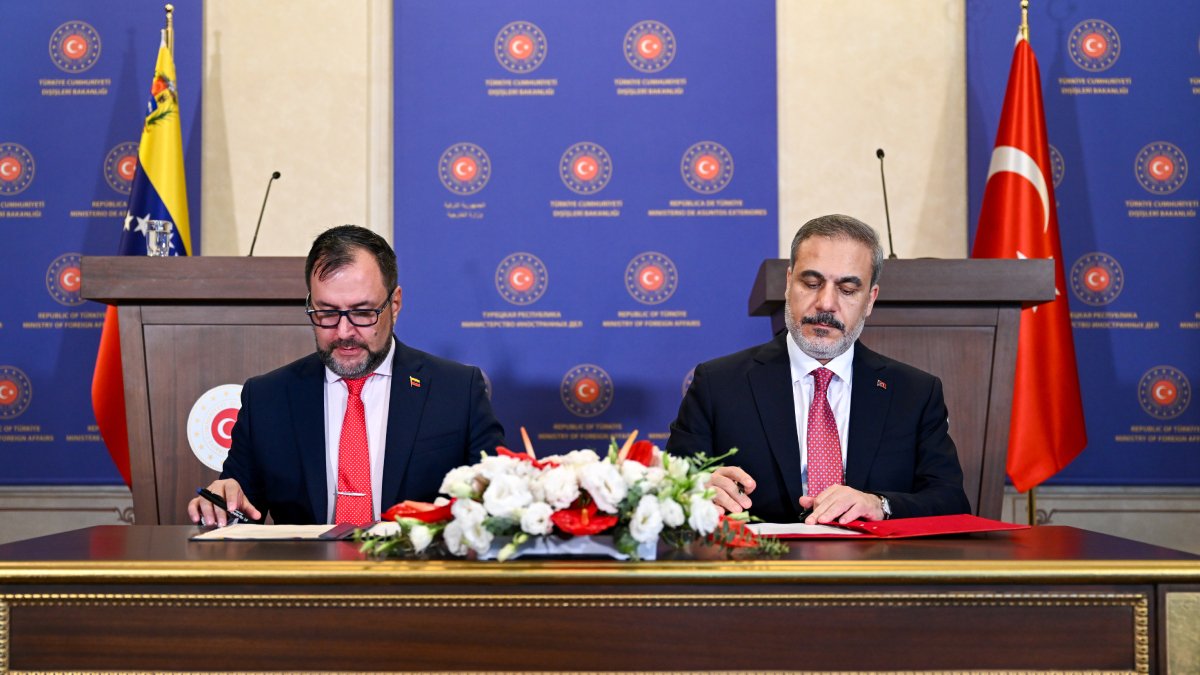 Kur'an yakma provokasyonlarına Bakan Fidan'dan tepki: Bu artık yaygın bir salgın haline dönüşmeye başladı