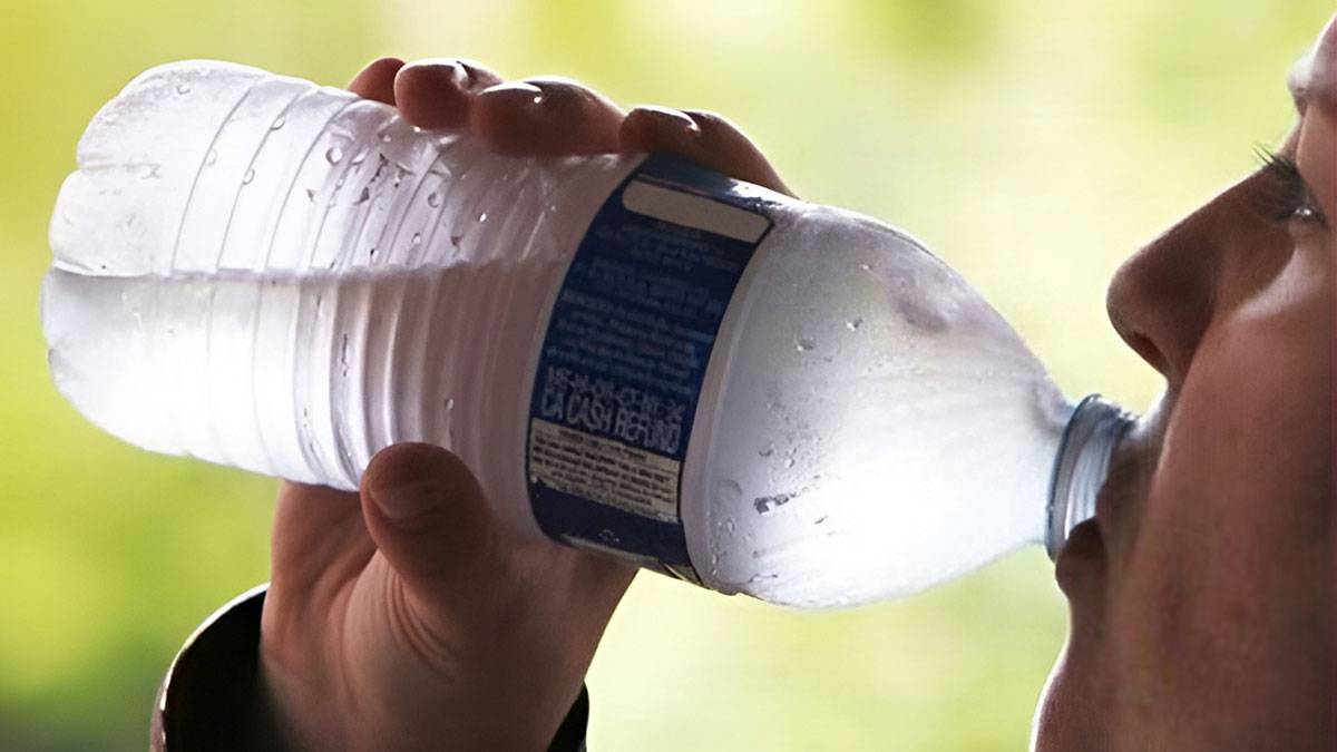 Meğer bakteri yuvasından su içiyormuşuz! Hiç kimse farkında değil, uzmanı detaylıca anlattı