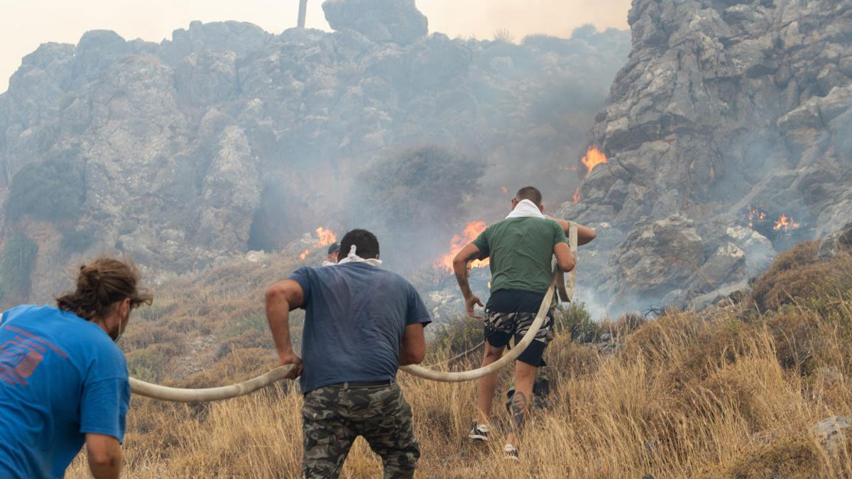 Yunanistan günlerdir yanıyor... Miçotakis'ten 'savaştayız' yorumu