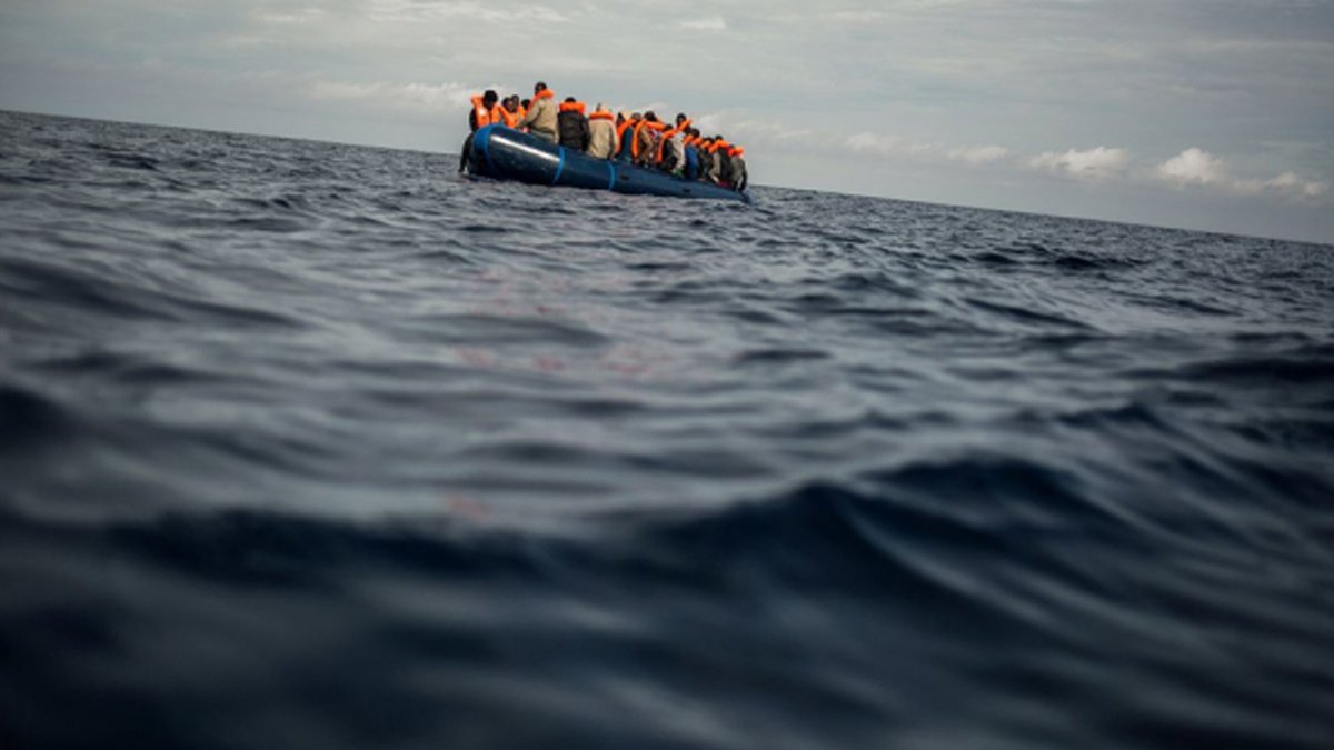 Kaçak göçmenleri taşıyan tekne alabora oldu: 14 kişi hayatını kaybetti