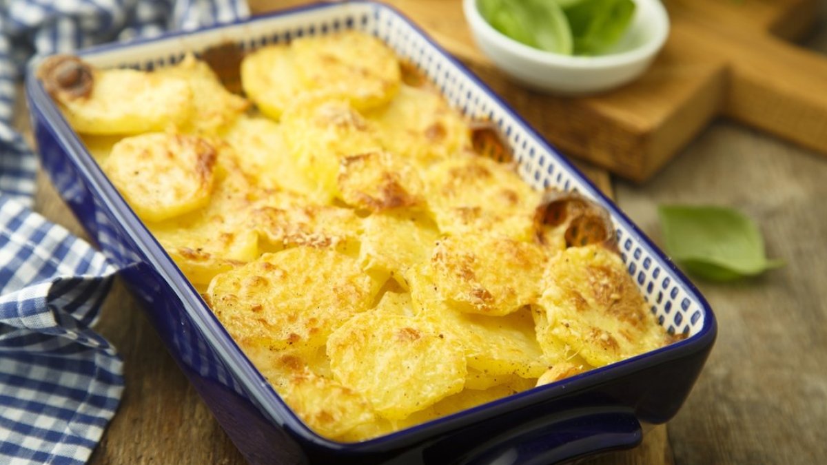 Fırında Patates Tarifi: Pratik ve Lezzetli Bir Yemek Deneyimi