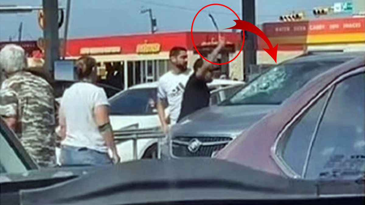 Bebeğini 37 derece sıcakta otomobile kilitledi! Görenler levyeyle camları kırıp bebeği kurtardı