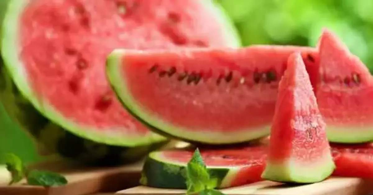 Karpuzun kabuğunu çöpe değil kavanoza koyun! Bu tarif parmak yedirtecek