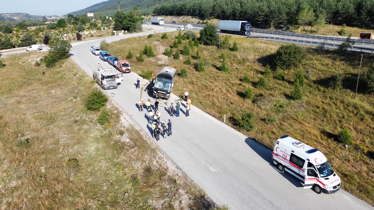Bolu'da yolcu otobüsü yoldan çıktı: Çok sayıda yaralı var