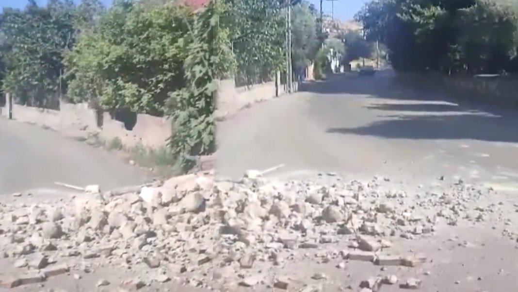 5,5'lik Adana depreminde metruk bir ev yıkıldı