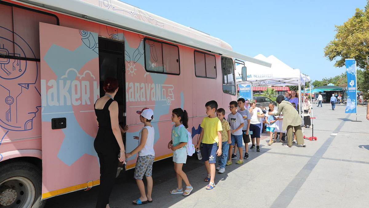 Bandırma Belediyesinden çocukların yüzünü gülümseten yaz etkinlikleri