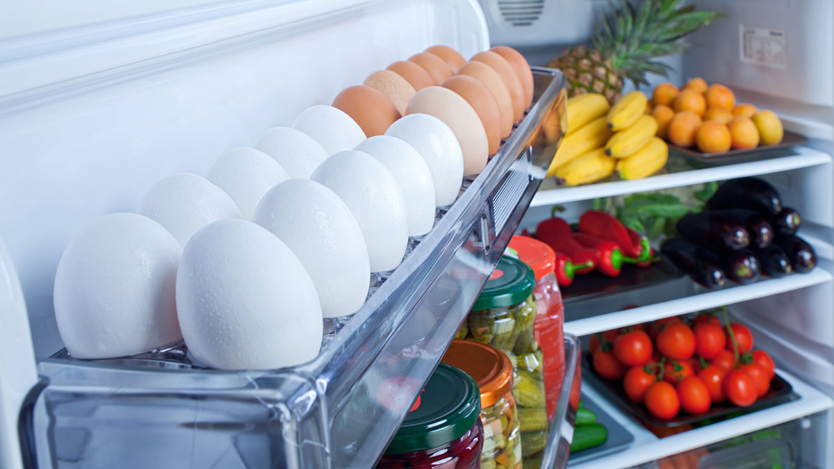 Yumurtayı buzdolabına koyarken 1000 kez düşünün! Zararını duyunca dolaba koşacaksınız