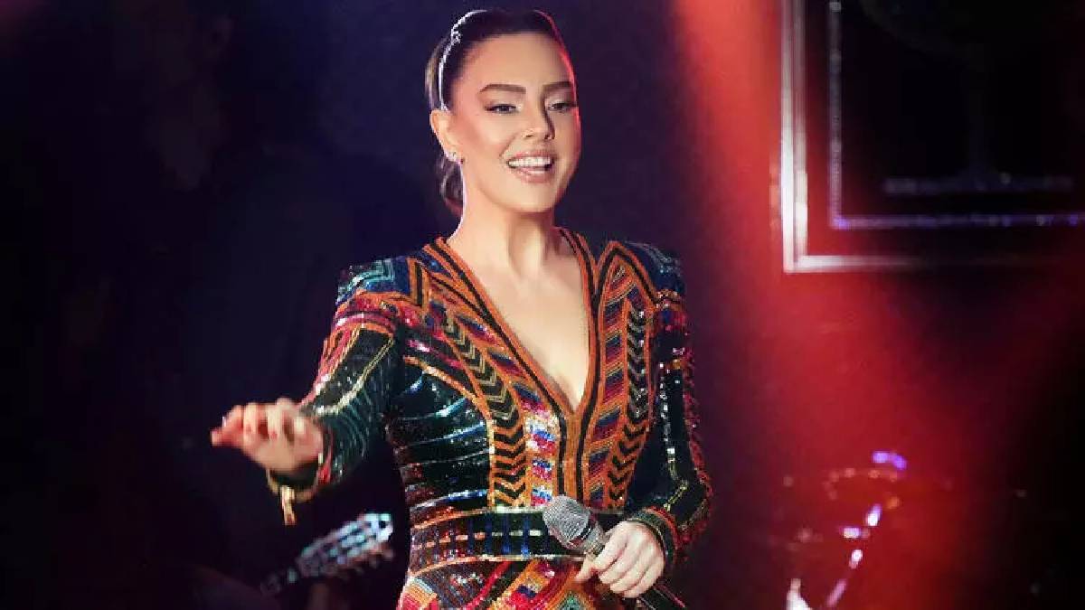 Ebru Gündeş sır gibi sakladı! Sonunda ortaya çıktı, kız kardeşini gören ‘Maşallah’ çekti