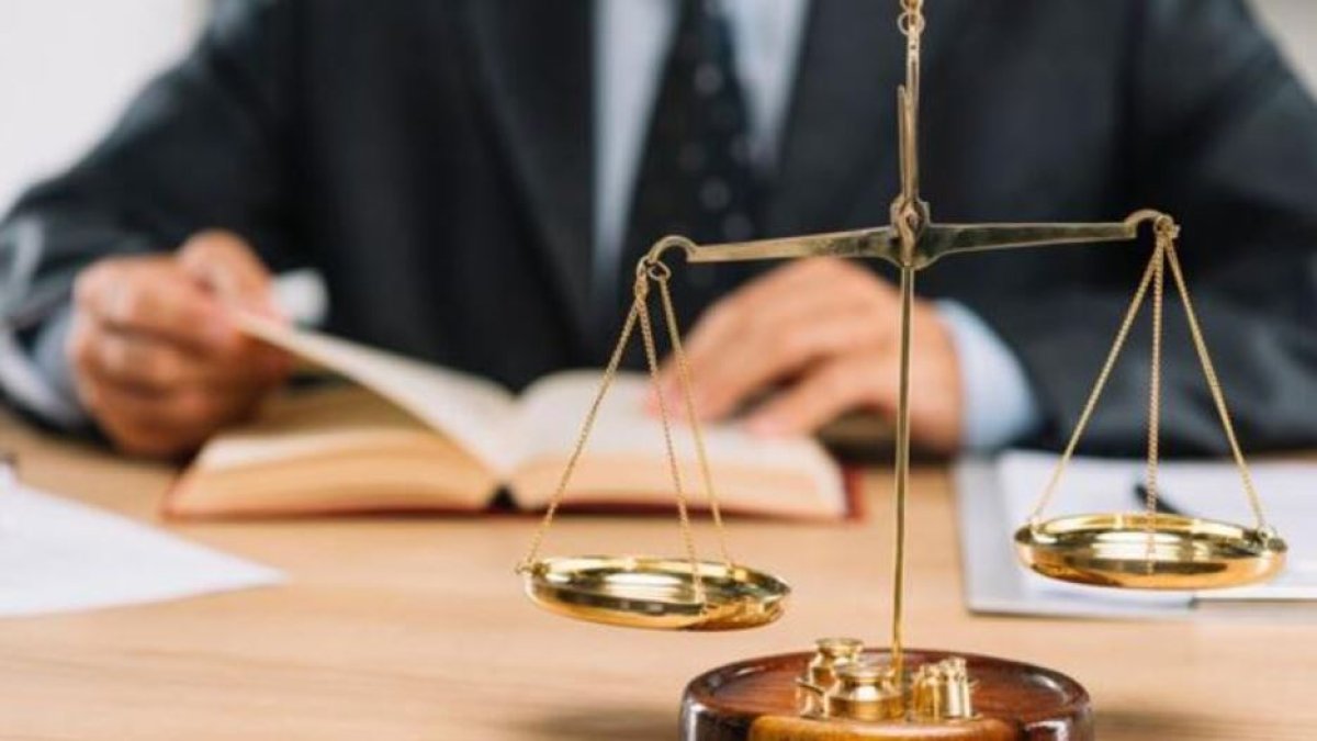 Hukuk-kurum-kural ya da lider-kahraman karizma olarak ‘devlet’