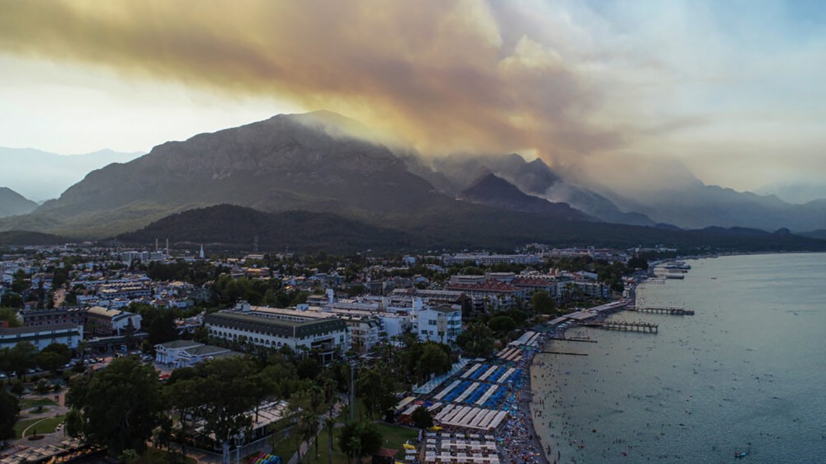 Tarım Bakanı duyurdu: Kemer'deki yangın 5. günde kontrol altında