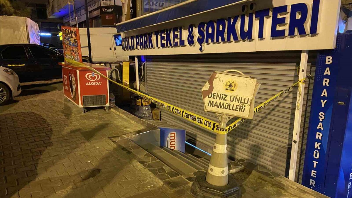 Esenyurt'ta tekel bayisine silahlı saldırı: 2 ölü, 1 yaralı
