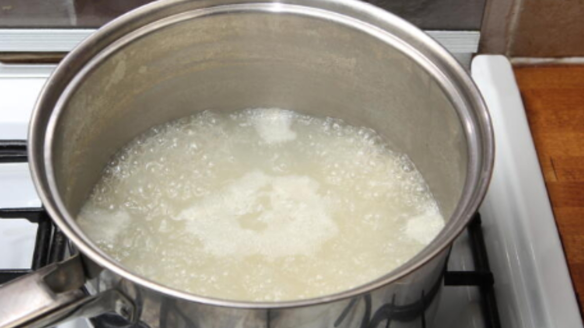 İpek gibi cilde sahip olmanın sırrı mutfakta saklıymış! Onu yüzünüze sürün mucizeye tanık olun