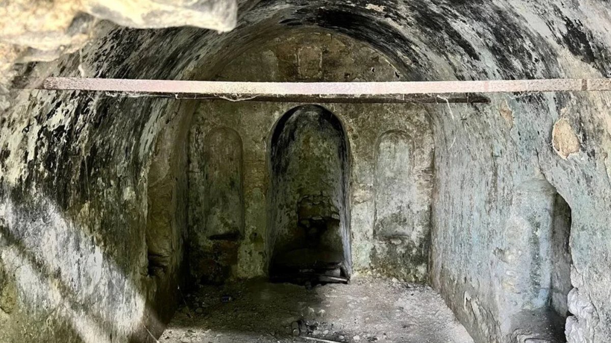 Tarihin kralı Bağcılar’da çıktı! Kazınca ne görsünler…Dünyada tek yer