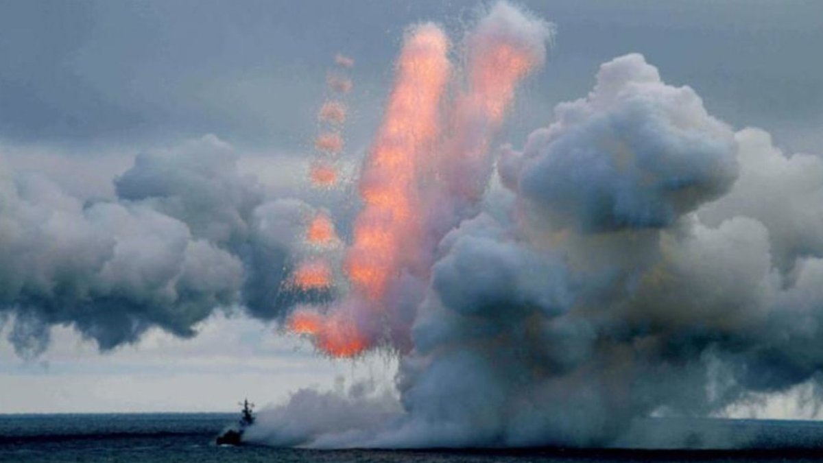 Novorossiysk Limanı'na insansız deniz araçlarıyla saldırı