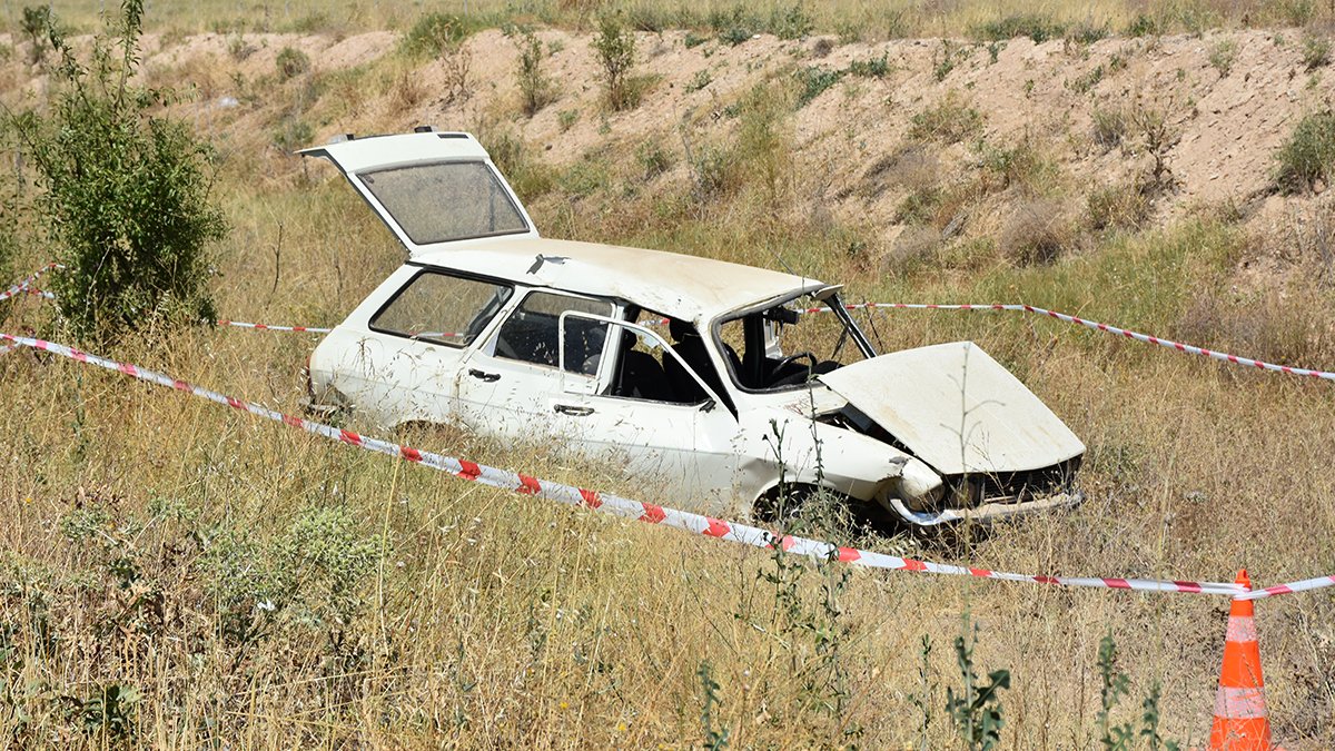 Afyon'da talihsiz olay: Kazadan sağ çıktı başka bir aracın çarpmasıyla öldü