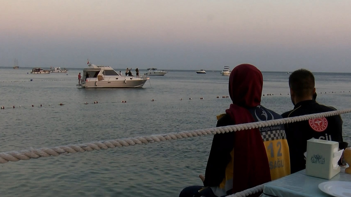 Büyükçekmece’de tekne faciası! Anne kayıp, baba kurtarıldı