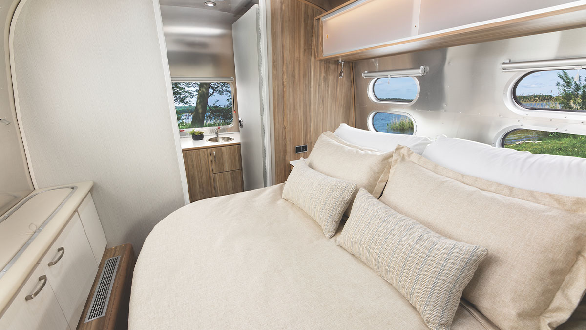 Ev konforunda seyahat etmek isteyenler çözümü lüks karavanlarda buldu