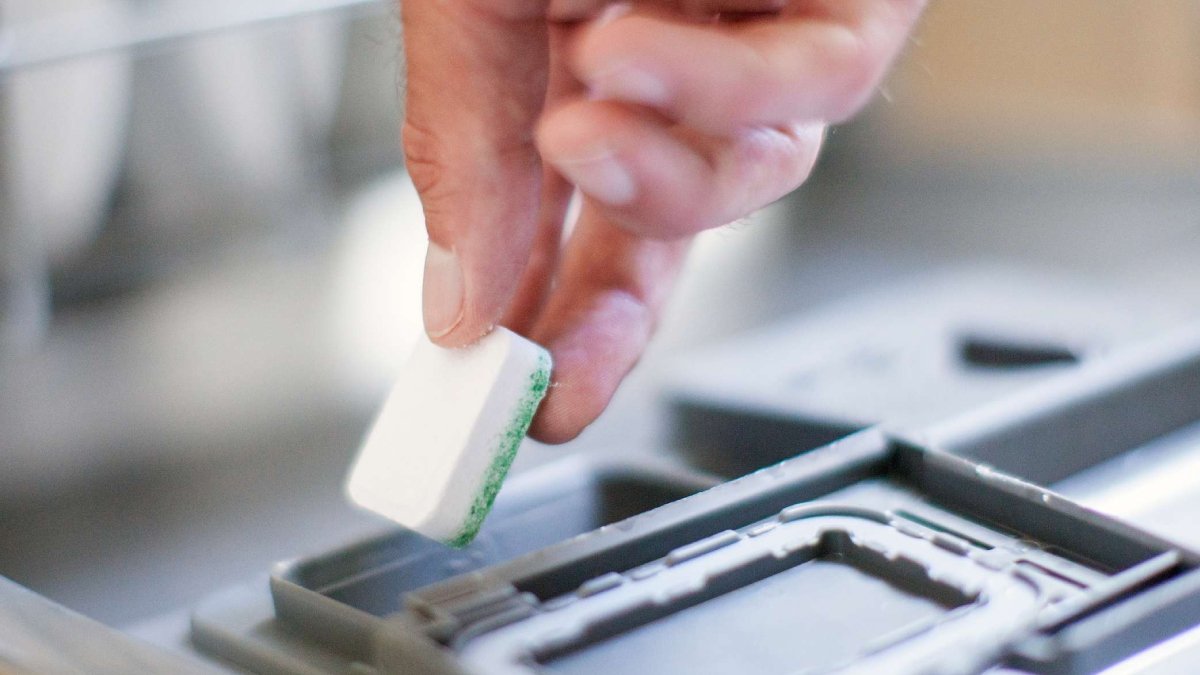 Bulaşık makinesi tabletleri sadece bulaşıklarınız İçin değil! İşte hayatınızı kurtaracak mucizevi kullanım alanları