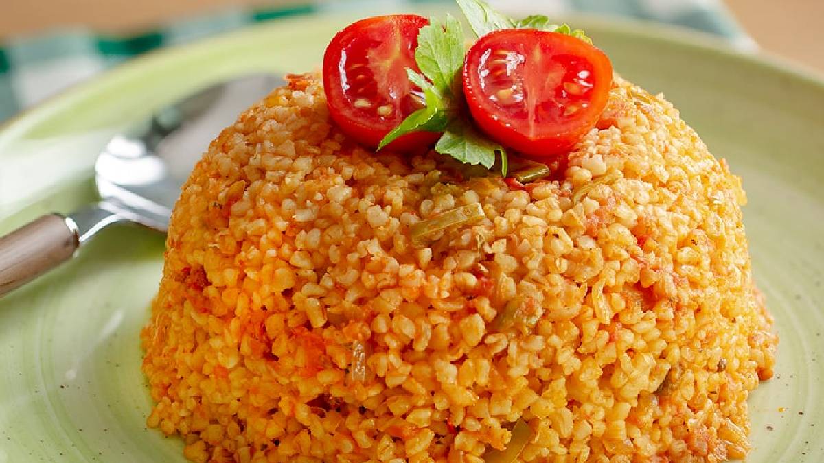 Parmaklarınız tehlikeye giriyor! Bulgur pilavına 1 kaşık koy lezzeti ...