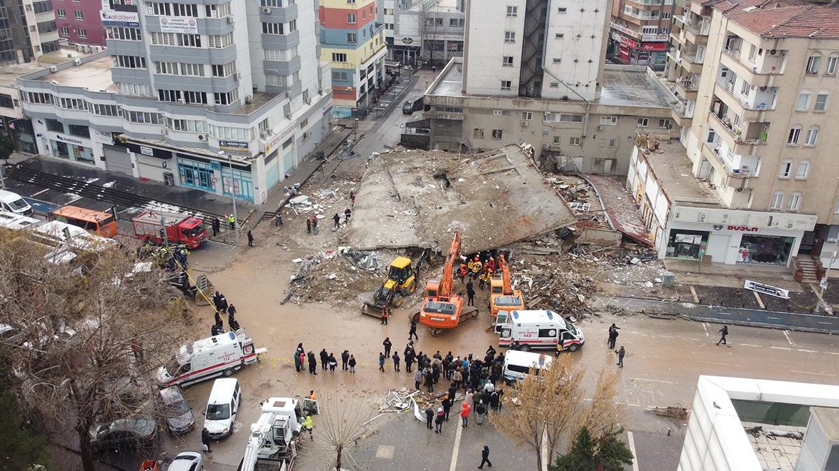 Afetin davaları ihmalleri ortaya çıkarmaya devam ediyor: Bina numune alınamayacak kadar kötü