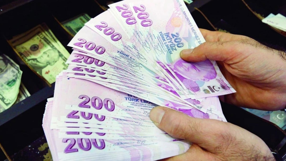 Emekli maaşı hâlâ bağlanmayan EYT'liler hemen bu işlemi yapsın! Uzman isim detaylarıyla anlattı