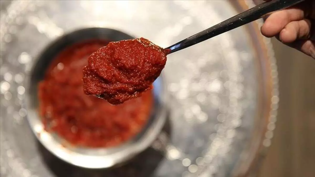 Asla küflenmeyen biber salçası! Üstelik evde kolayca yapılabiliyor