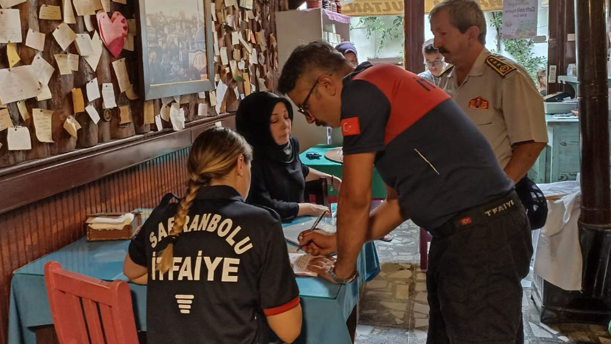 Tarihi çarşı esnaflarına denetim