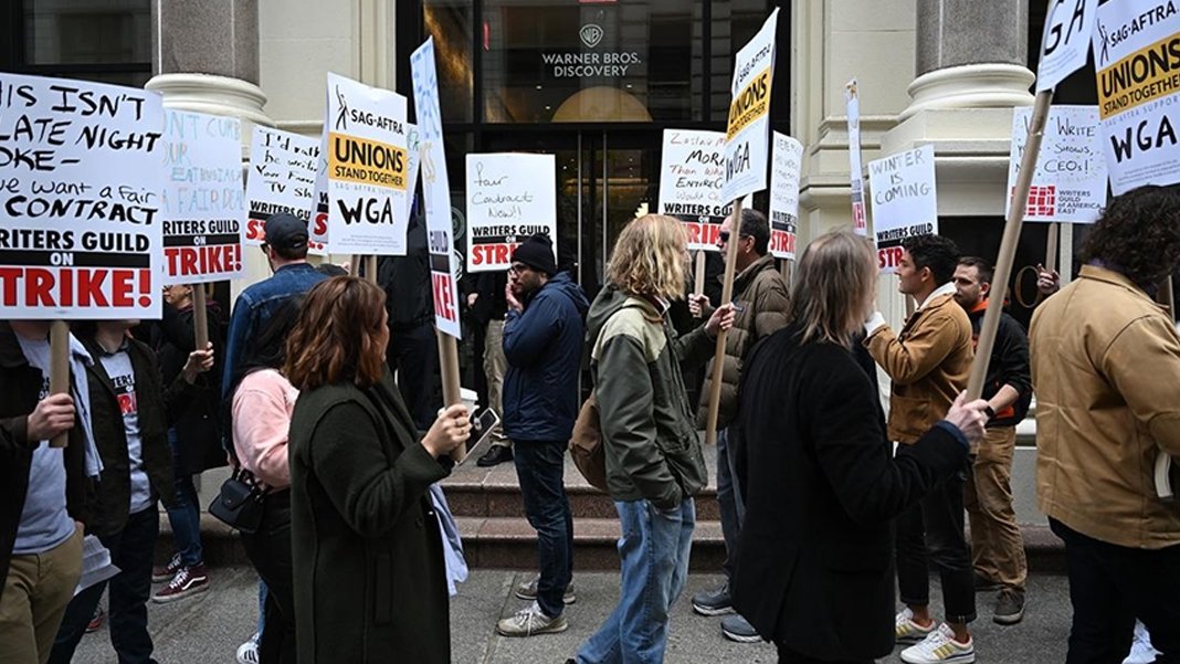 11 Eylül saldırılarından sonra ilk: Emmy Ödülleri, 'Hollywood grevi' nedeniyle ertelendi