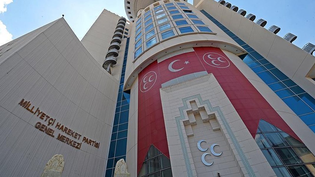 Bahçeli'nin İYİ Parti'ye 'yerel iktidarda komşu olalım' çağrısının yankıları sürüyor: En büyük yanlışa düştüler