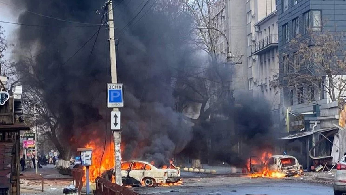 Rusya'dan Ukrayna'ya bombardıman: 7 ölü 20 yaralı