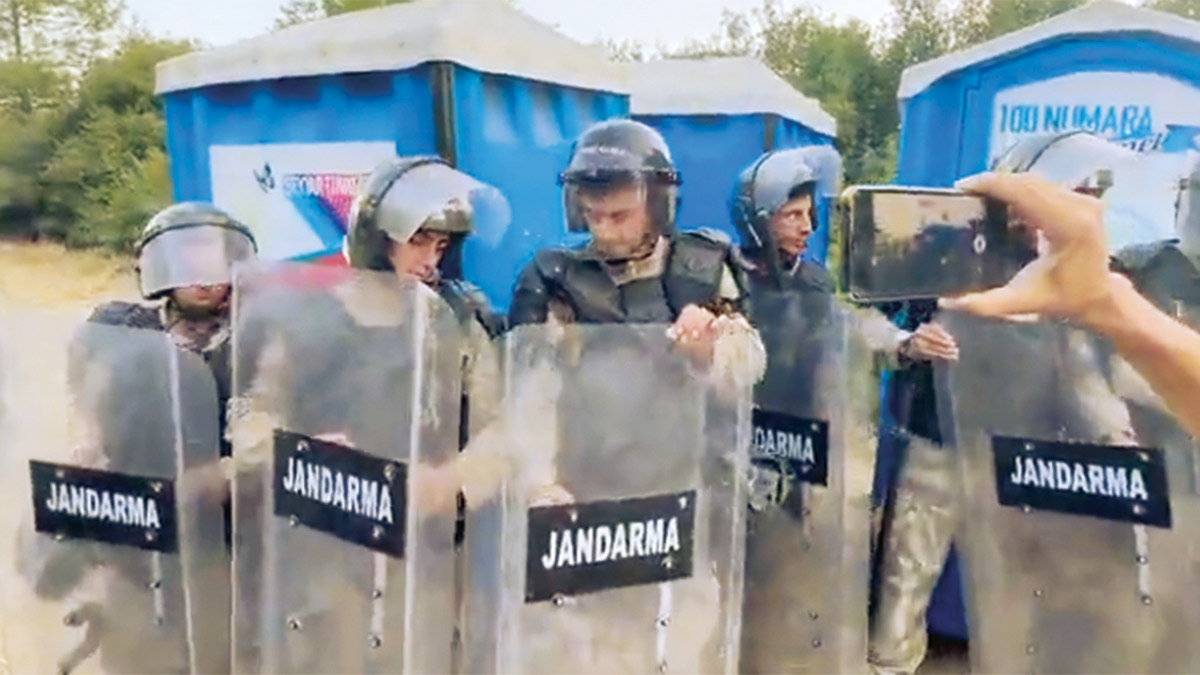 Tuvalete jandarma nöbeti! Devletin görevi bu mu?