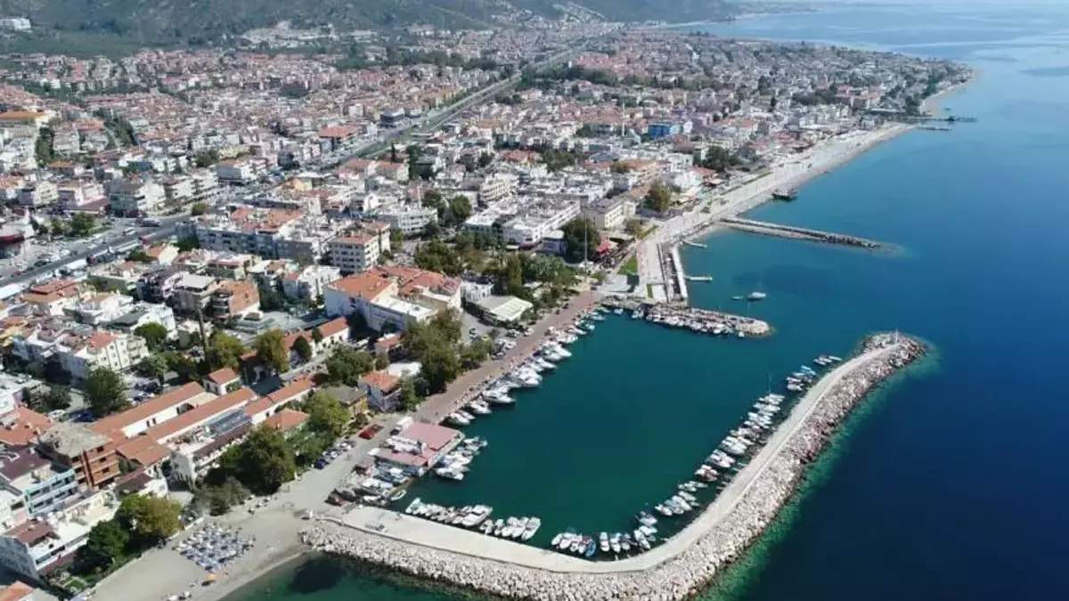 Questo è Balikesir, non le strade d’Italia!  È come il paradiso… ci sono posti del genere