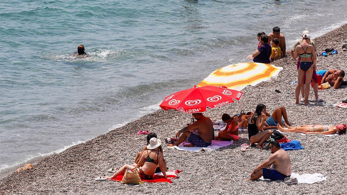 Birçok il ve ilçede plajların kapısına kilit vuruldu! Denize girenlere büyük ceza var
