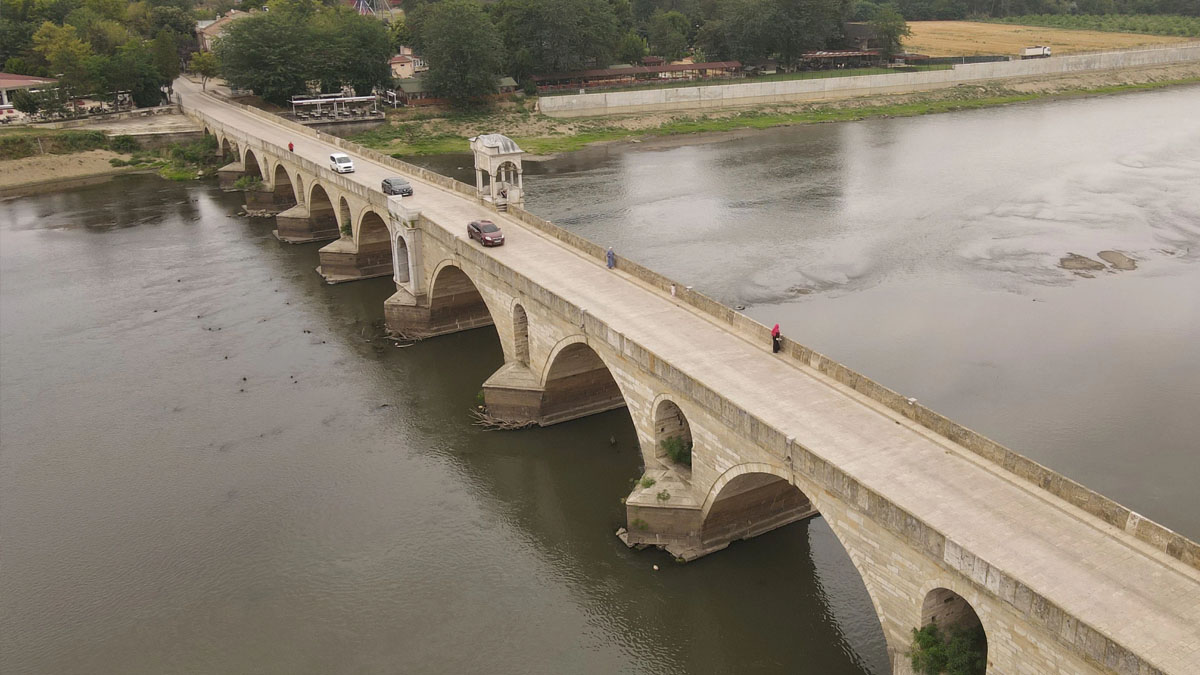 Felaket bu kez Edirne’ye sıçradı! Sular çekildi bilinmeyen tarih ortaya çıktı