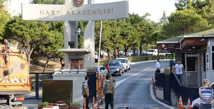 Harp Akademileri'nde bin 300 tane FETÖ kitabı!