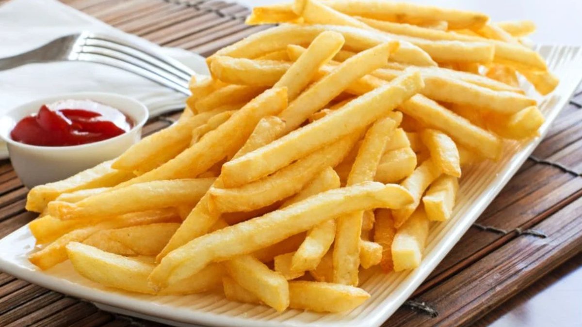 Patates kızartırken bunu yapın Burger King gibi çıtır çıtır olsun! Burgercilerin büyük sırrı ifşa oldu