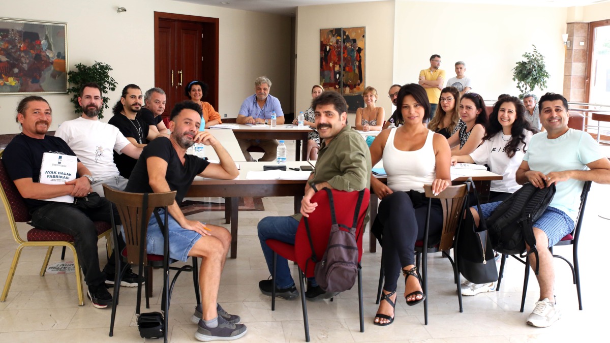 Şehir Tiyatroları’nda yeni sezonun ilk oyunu “Ayak Bacak Fabrikası”