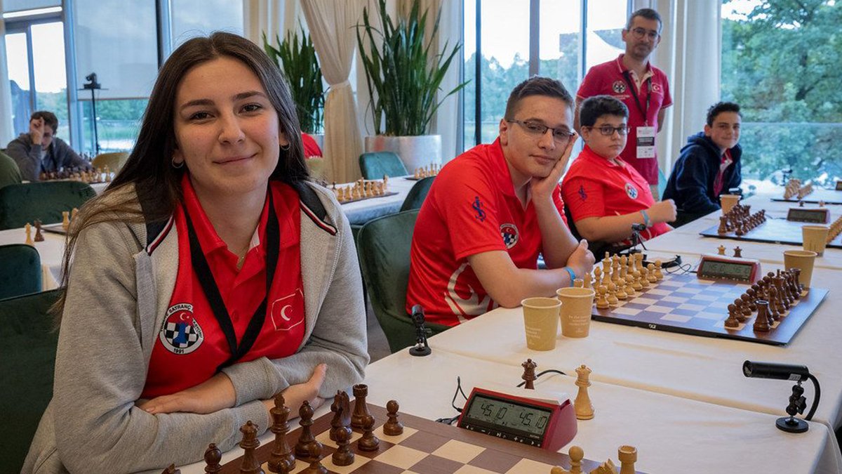 Türkiye, 16 Yaş Altı Satranç Olimpiyatı'nda ikinci oldu