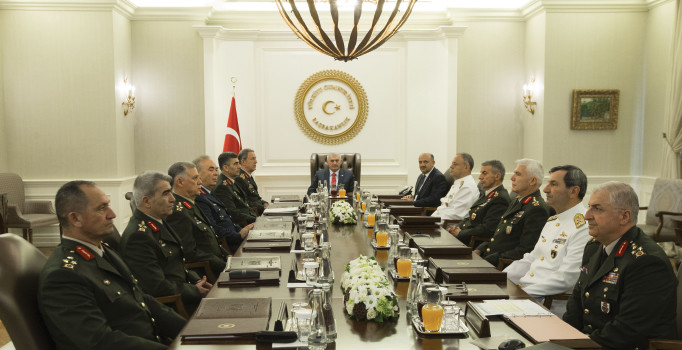 Binali Yıldırım başkanlığında toplanan YAŞ toplantısı sona erdi - Son dakika haberleri