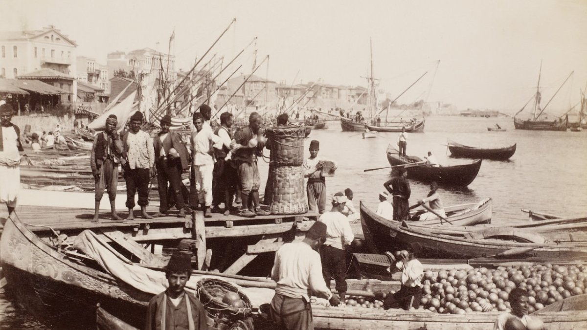 ‘İsmi çıkmış deliye vız gelir zaptiye’