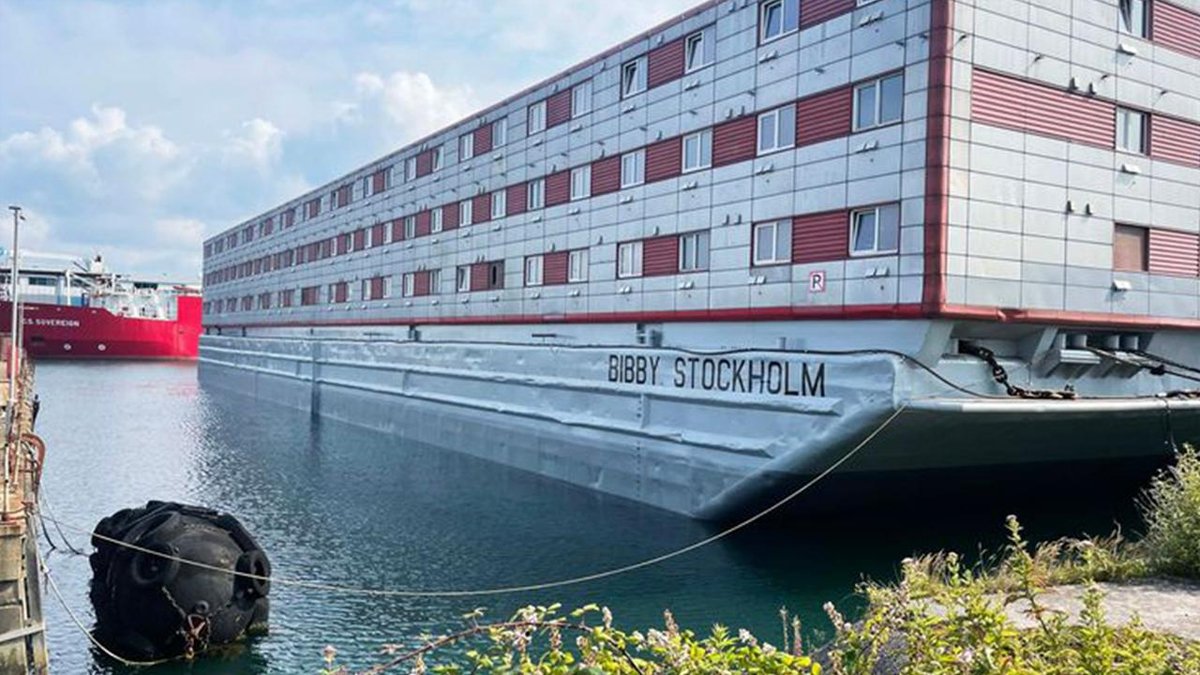 İngiltere'ye 'yüzen göçmen hapishanesi' uyarısı: Salgın hastalıklara ve travmalara yol açar