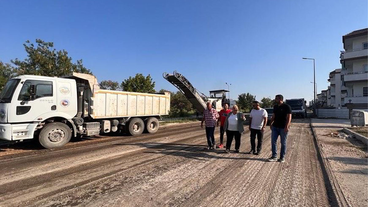 Ceyhan’da yol yenileme çalışmaları hız kesmiyor