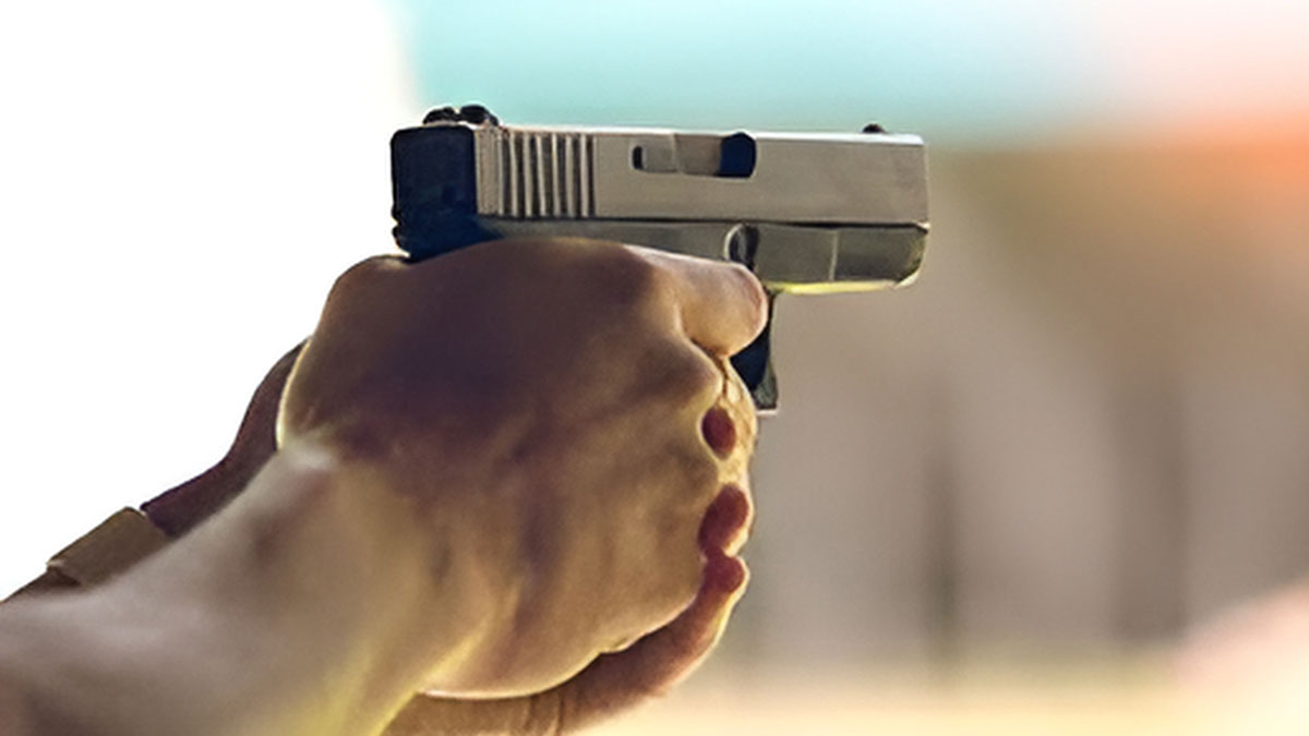 Ünlü oyuncunun evi kurşunlandı! Annesiyle evinde oturuyordu, ölümden döndüler, o anları anlattı