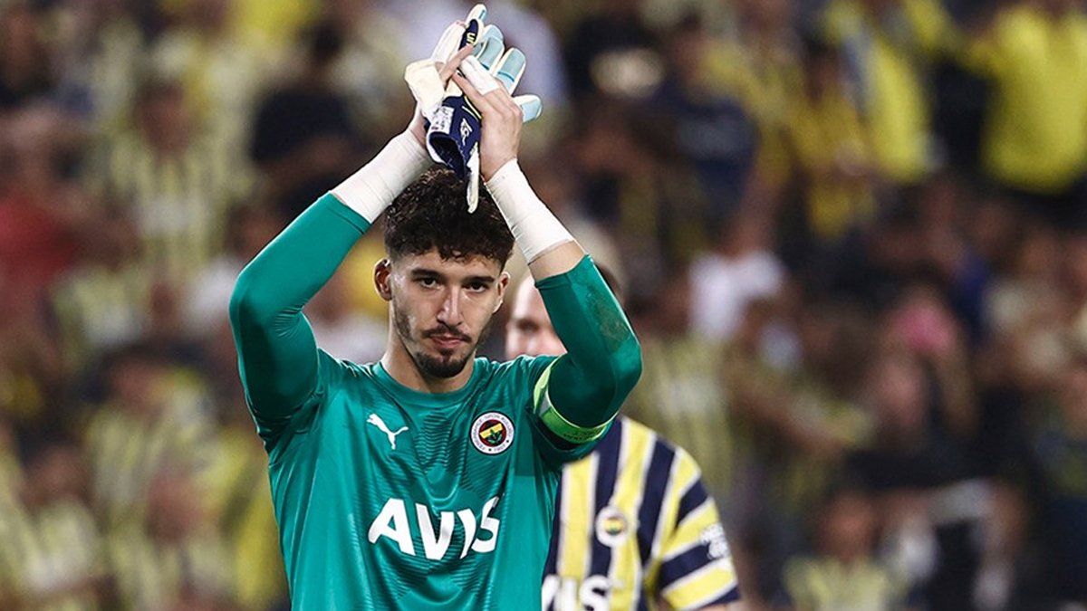 Altay Bayındır, İngiltere'ye gitti