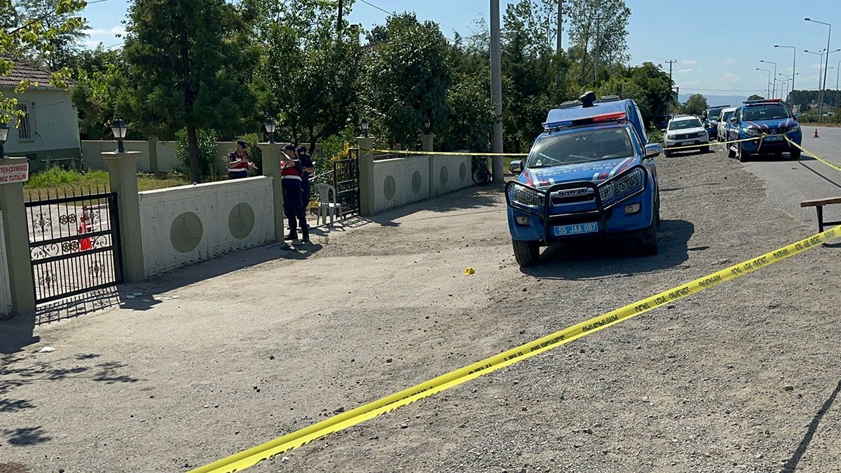 Samsun'da cuma namazı çıkışında silahlı kavga! 1 ölü, 9 yaralı