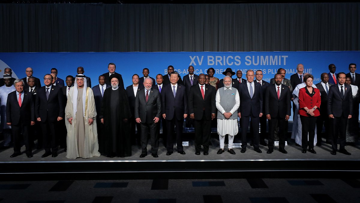 BRICS'e kabul edilen Orta Doğu'nun petrol devleri: 2,5 trilyon dolarlık ekonomik gücü ellerinde tutuyorlar