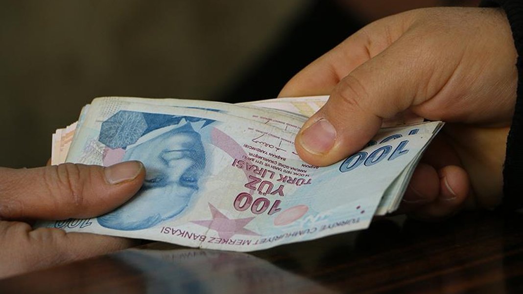 Merkez'in beklenmedik adımı sonrası bankalardan 'mevduat' kararı: Faizleri yükselttiler