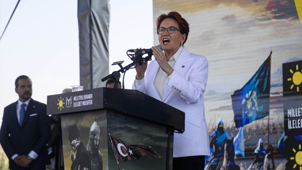 Akşener: Bu ittifak işi Türkiye'yi uçuruma götürüyor